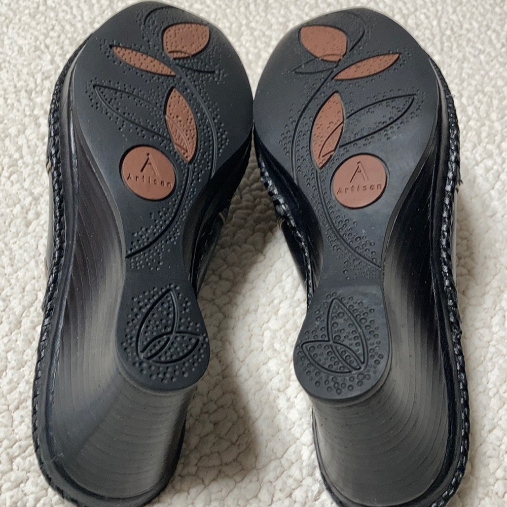 Clarks Artisan Shoes. - image 5